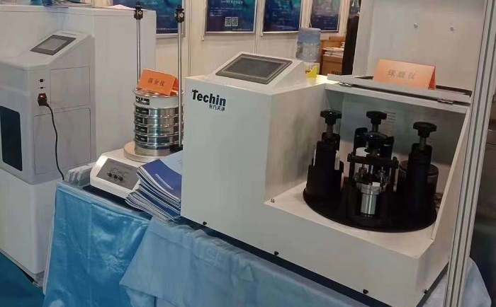 CECIA2020午夜激情网站展台